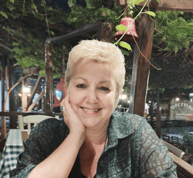 Φωτογραφία της Κλειώς Καραμανλή, καθηγήτριας Ιταλικών